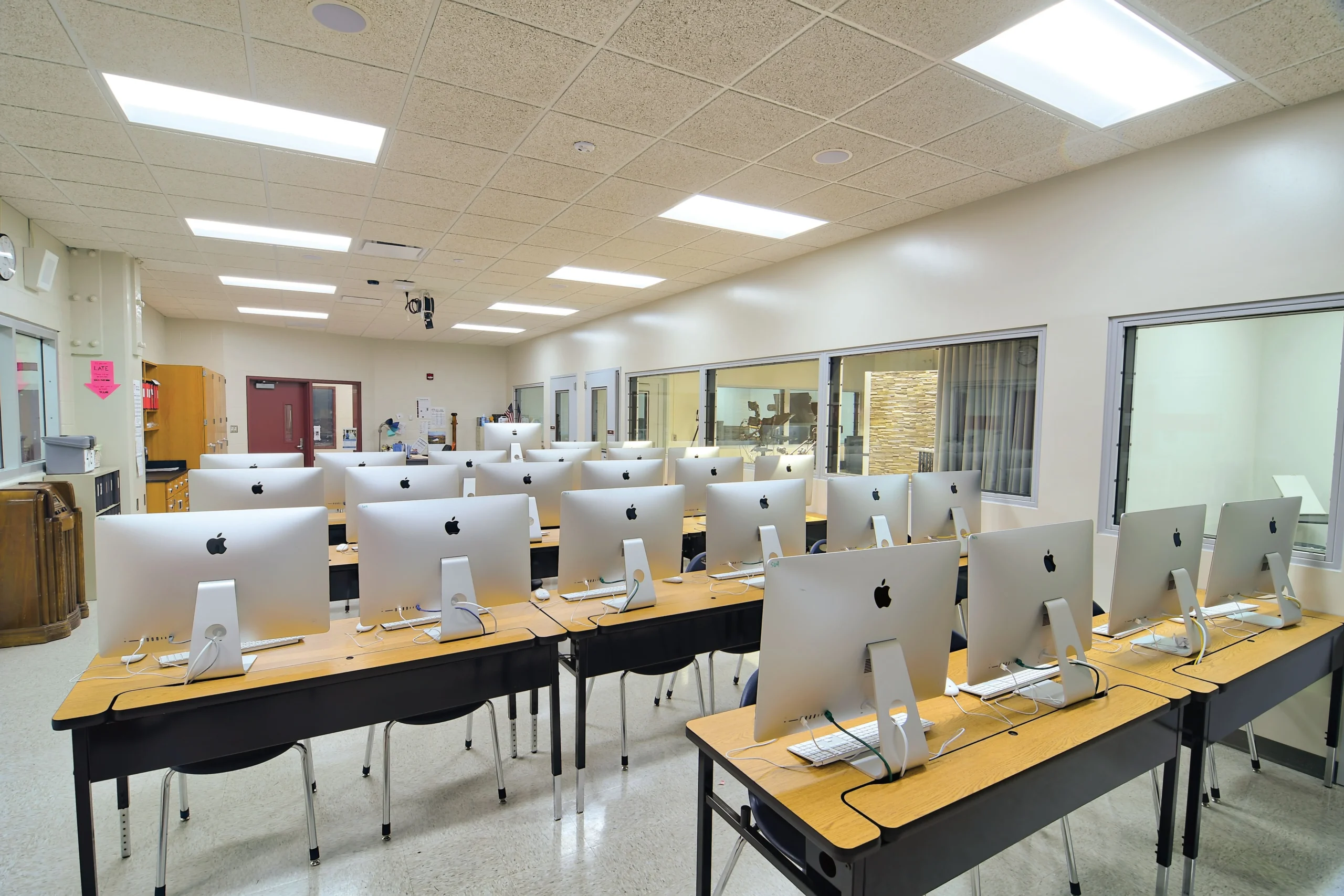 Edison_Computer - Center Photo-min