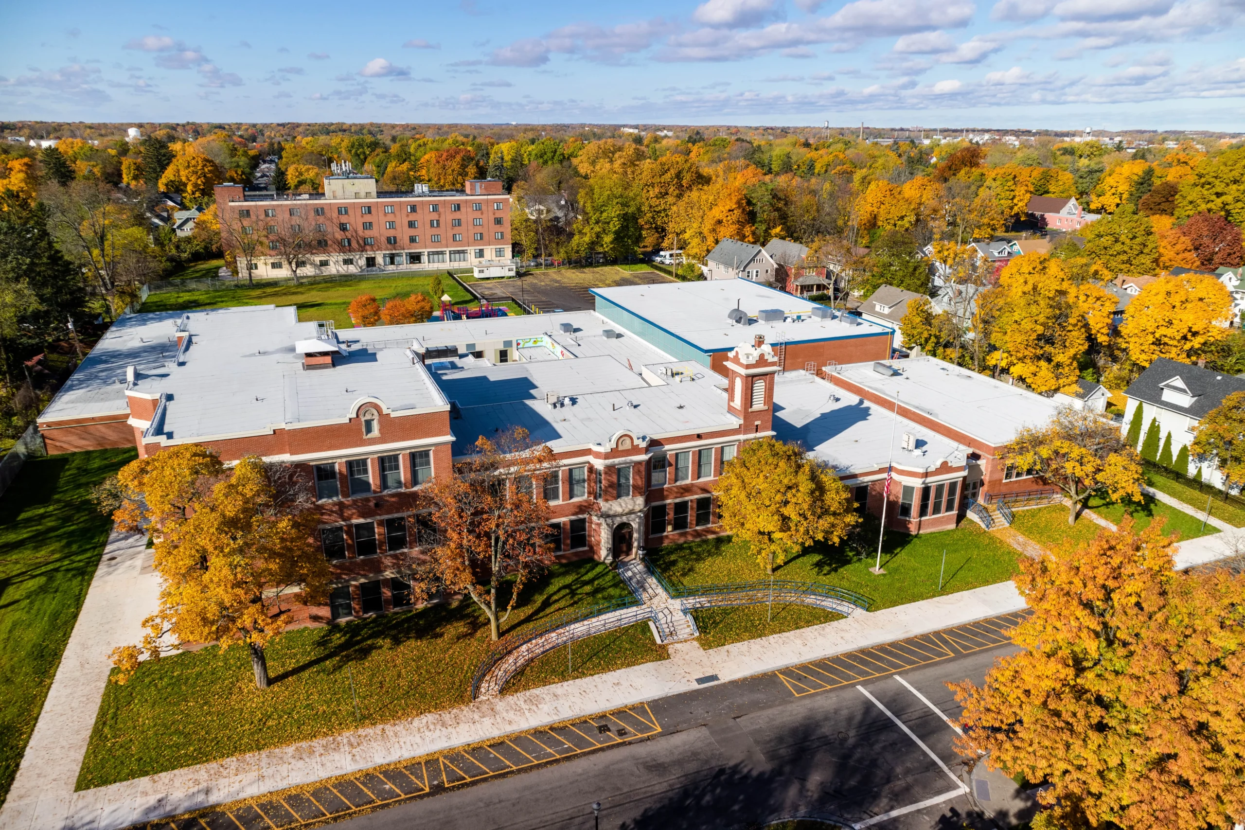 School 16_Aerial - Center Photo-min