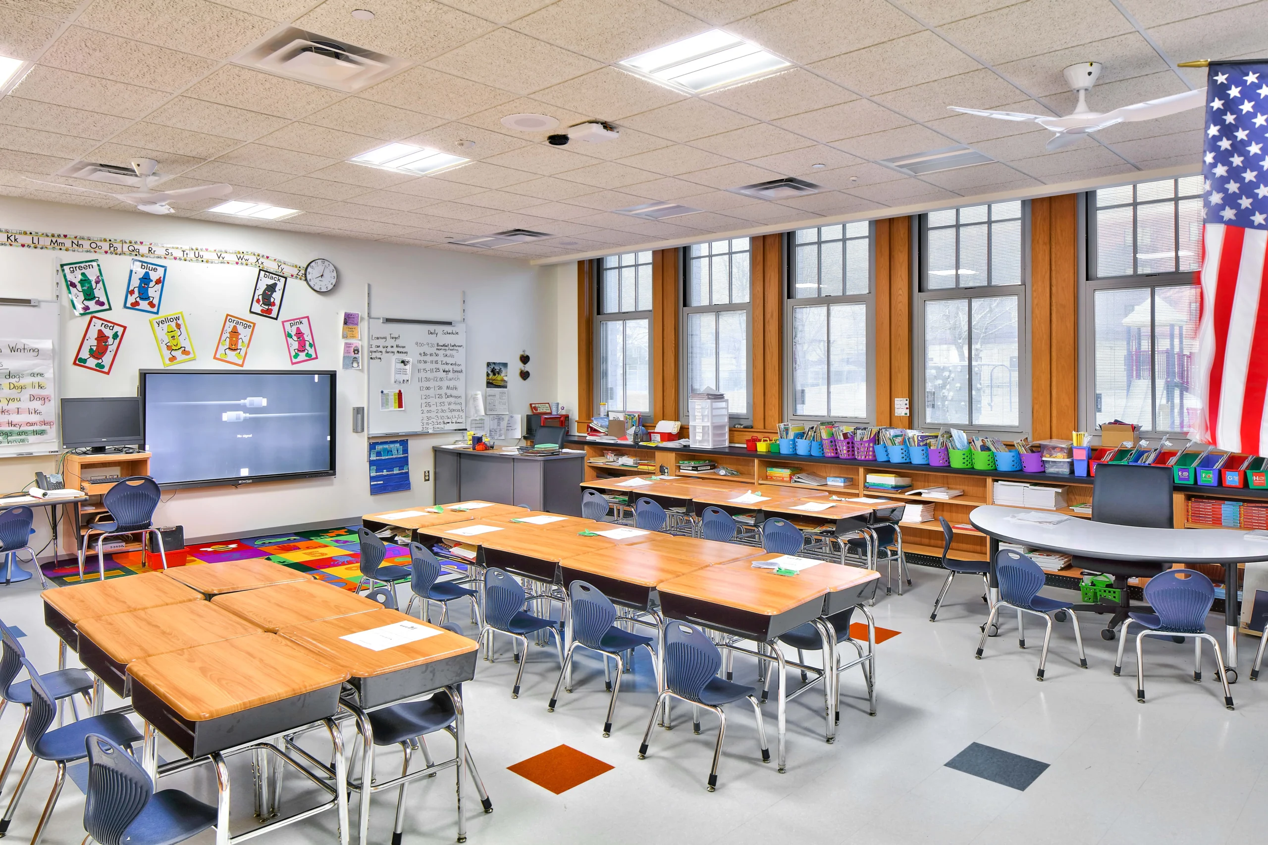 School 16_Classroom - Right Photo-min