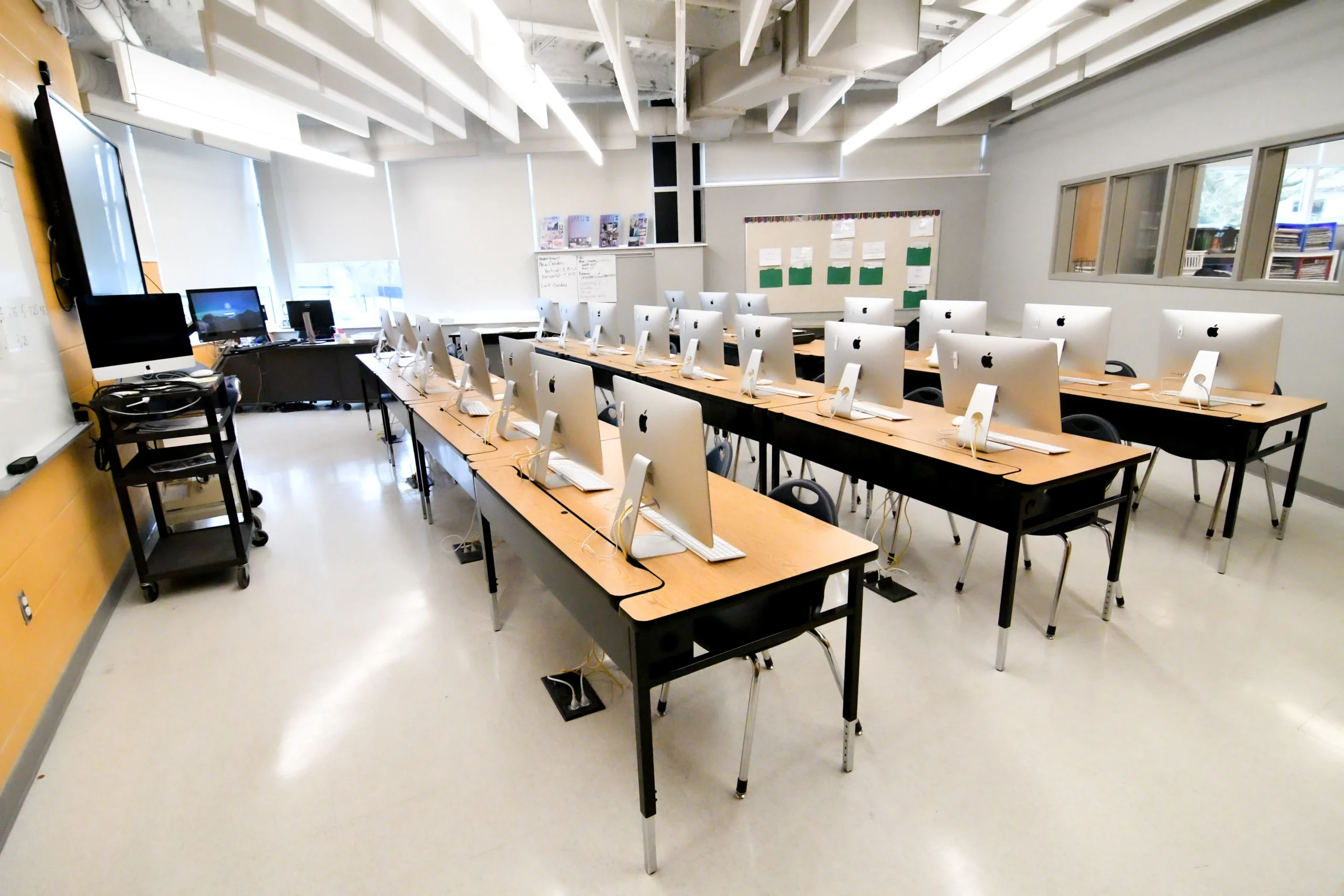 School Without Walls_Computer - Left Photo-min (1)